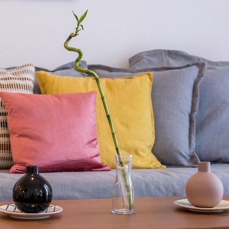 Wide Comfy Studio Apartment Centrally Located In Thissio Athena Bagian luar foto