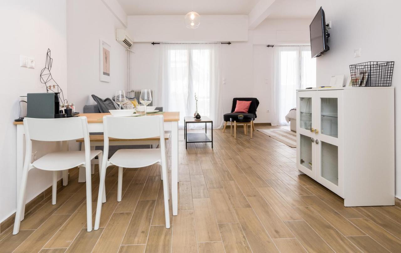 Wide Comfy Studio Apartment Centrally Located In Thissio Athena Bagian luar foto