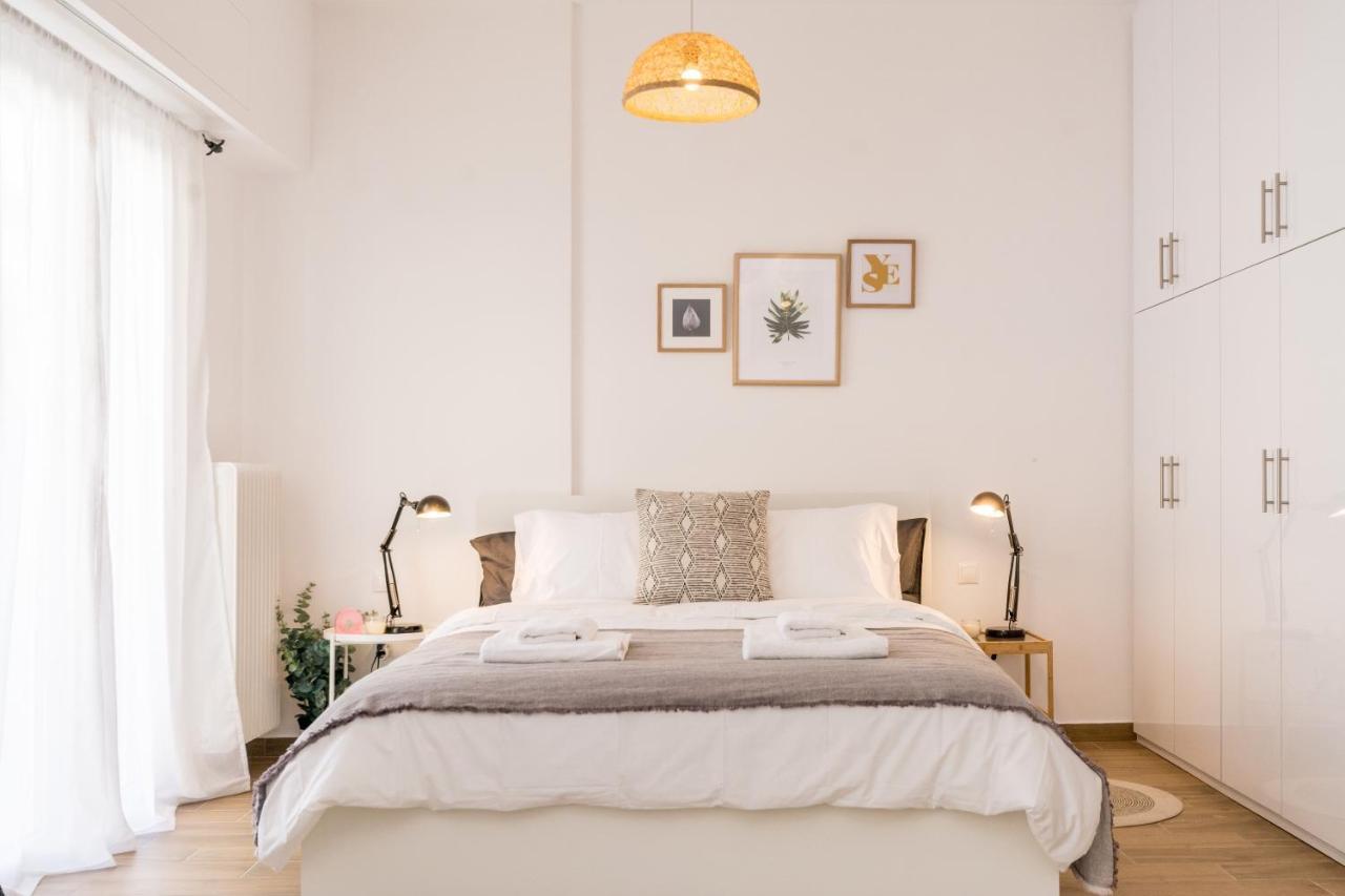 Wide Comfy Studio Apartment Centrally Located In Thissio Athena Bagian luar foto